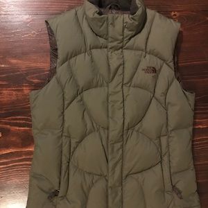 Women’s green North Face Vest (Large)